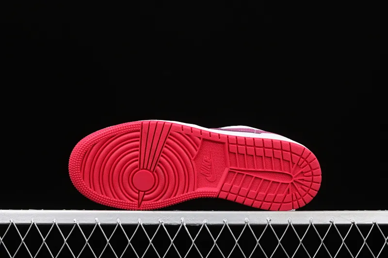 All categories Air Jordan Jordan series basketball shoes Air Jordan 1 Low G version pure original Air Jordan1 Low AJ1 Joe 1 Valentine's Day low-top basketball shoes 554723-161
